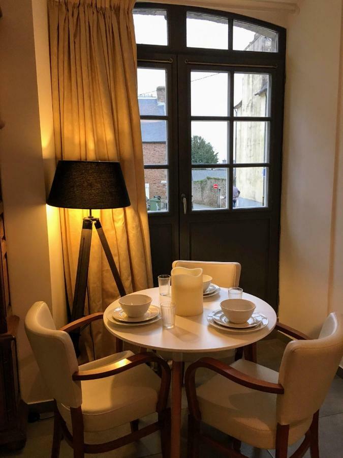 Gate House Lodge Dinan Dış mekan fotoğraf